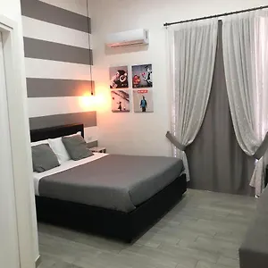 Alojamento de Acomodação e Pequeno-almoço Downtown, Nápoles