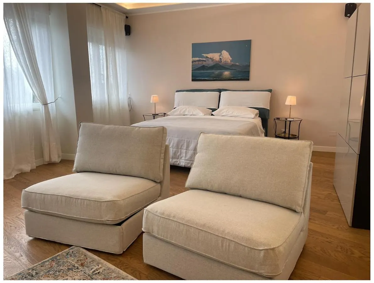 Aurelia'S Suite Napoli 0*,  Italia